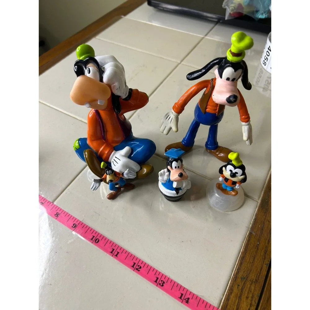 Disney Goofy Dog‎ Figurines Set of 5 Collectible Toy Figures